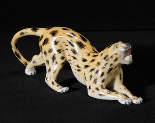 Oldest Volkstedt porcelain manufactory, porcelain figure Cheetah made of glazed porcelain, colorfully decorated